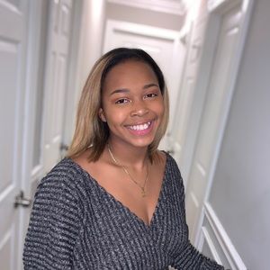 Meet your Posher, Courtney